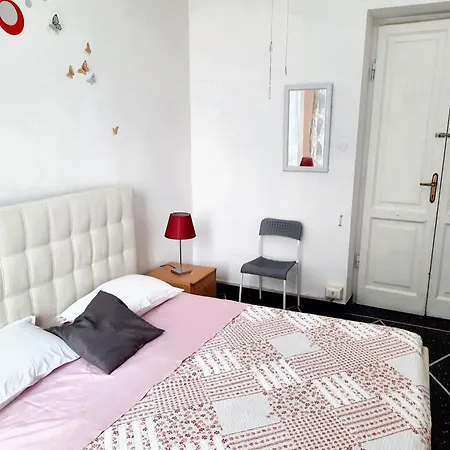 Apartment Charming In With Private Parking, 70 Sqm
